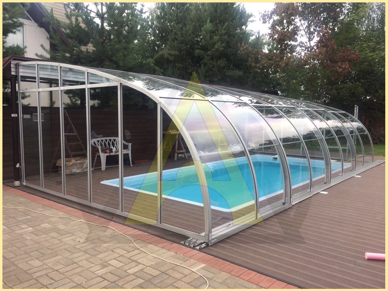 Павильон для бассейна АЛЮТЕН с опиранием на стену